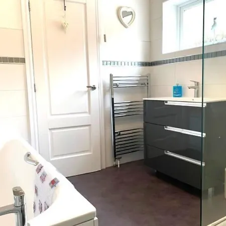 No 3 Brooklands - Location *