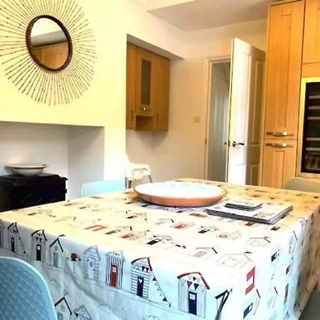 No 3 Brooklands - Location